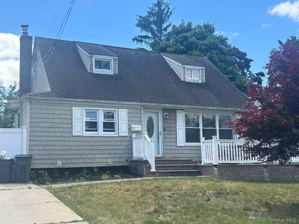 $549,990 | 36 Hickory Street, Central Islip, NY 11722