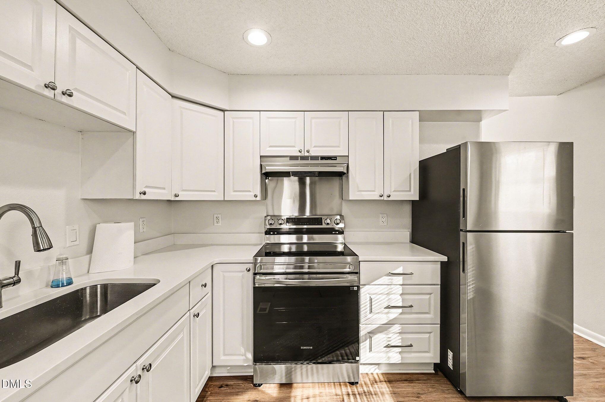 512 Bashford Road Raleigh, NC 27606 - Photo 10 of 37 010_dsc_2853_907