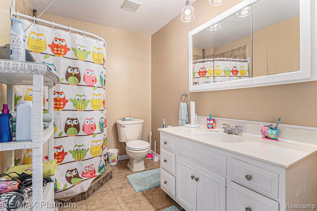840 Lucy Road Howell, MI 48843 - Photo 13 of 24