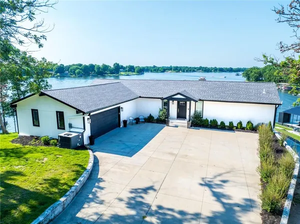 $1,904,900 | 490 Lake Viking Terrace, Gallatin, MO 64640