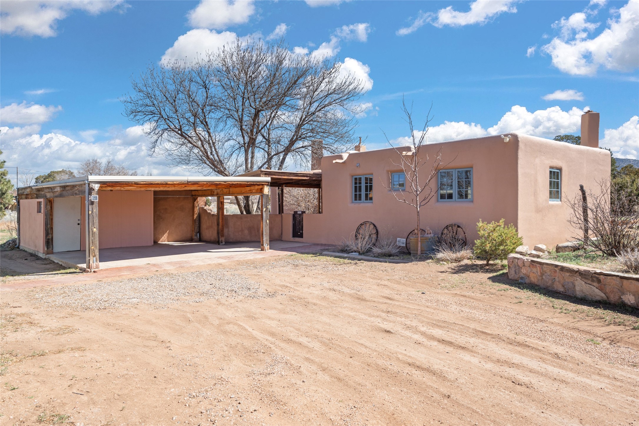 2347 Botulph Road Santa Fe, NM 87505 - Photo 30 of 43 Front of home
