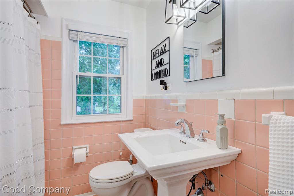 1641 Dorothea Road Berkley, MI 48072 - Photo 16 of 33 Gallery Image 16