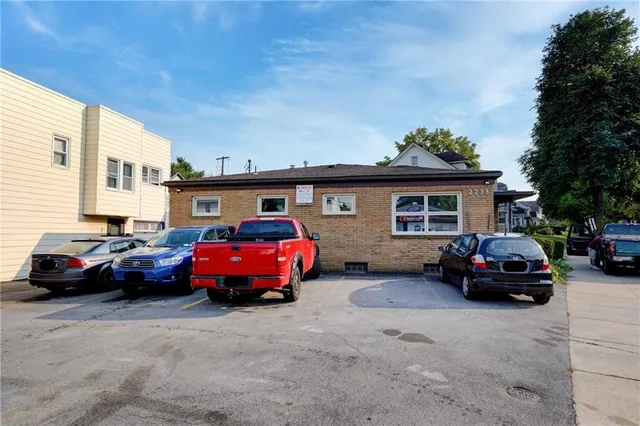 $1,095 | 2233 Clifford Avenue, Unit 2, Rochester, NY 14609