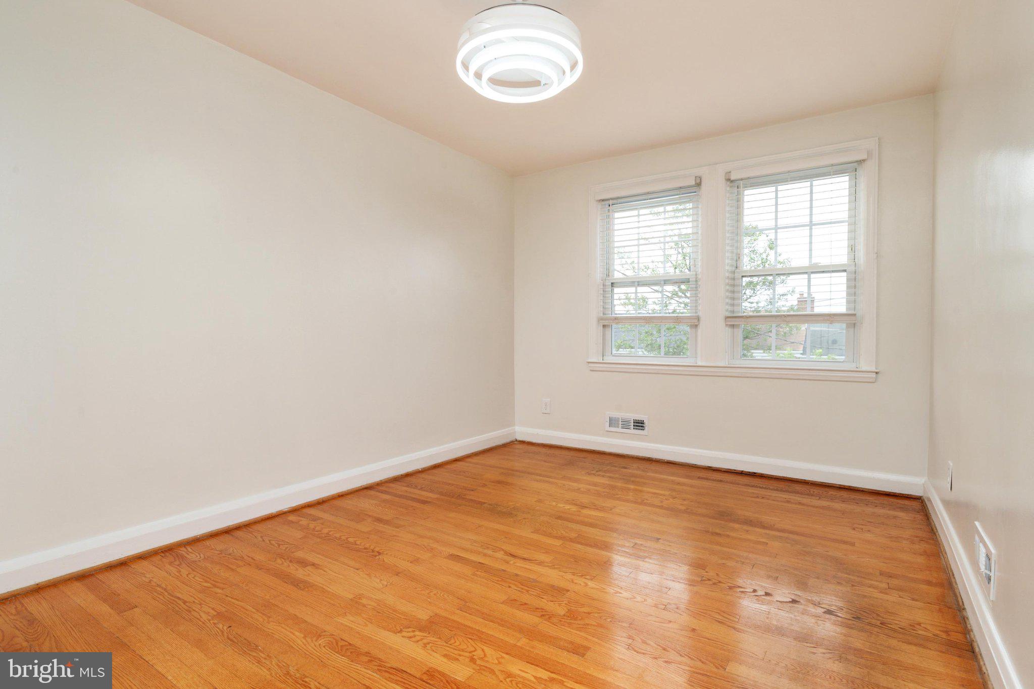 1521 Kennewick Road Baltimore, MD 21218 - Photo 20 of 31