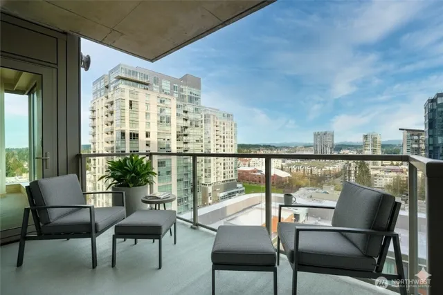 $719,000 | 10650 Northeast 9th Place, Unit 1827, Bellevue, WA 98004