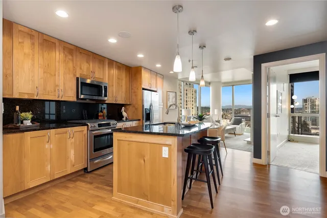 $719,000 | 10650 Northeast 9th Place, Unit 1827, Bellevue, WA 98004