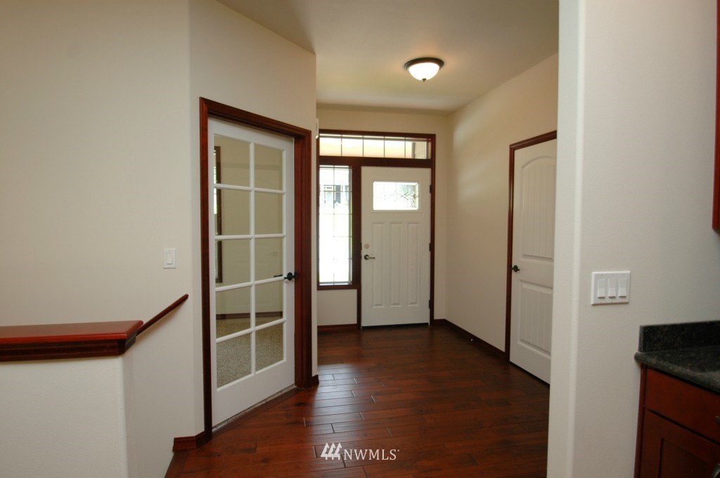 9138 Fox Ridge Lane Southeast Olympia, WA 98513 - Photo 2 of 25 Gallery Image 2