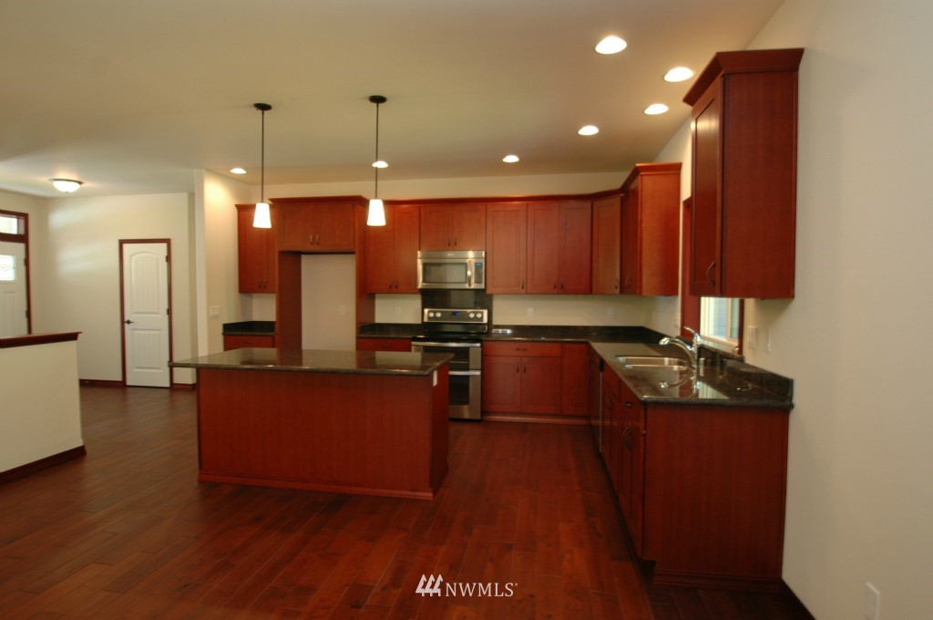 9138 Fox Ridge Lane Southeast Olympia, WA 98513 - Photo 4 of 25 Gallery Image 4