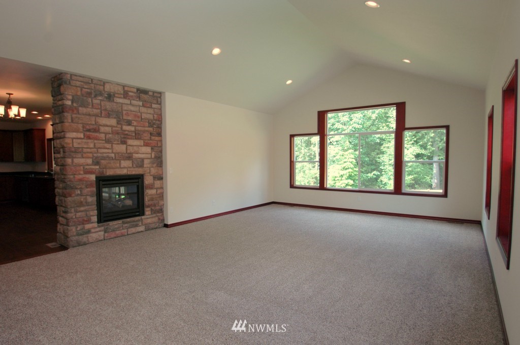 9138 Fox Ridge Lane Southeast Olympia, WA 98513 - Photo 7 of 25 Gallery Image 7