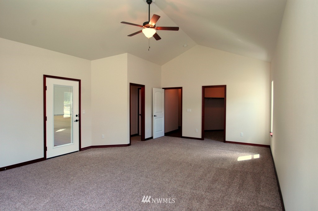 9138 Fox Ridge Lane Southeast Olympia, WA 98513 - Photo 9 of 25 Gallery Image 9