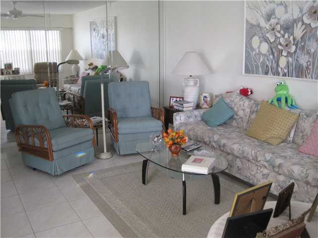 207 Suffolk F, Unit 207 Boca Raton, FL 33434 - Photo 2 of 13 Additional Photo