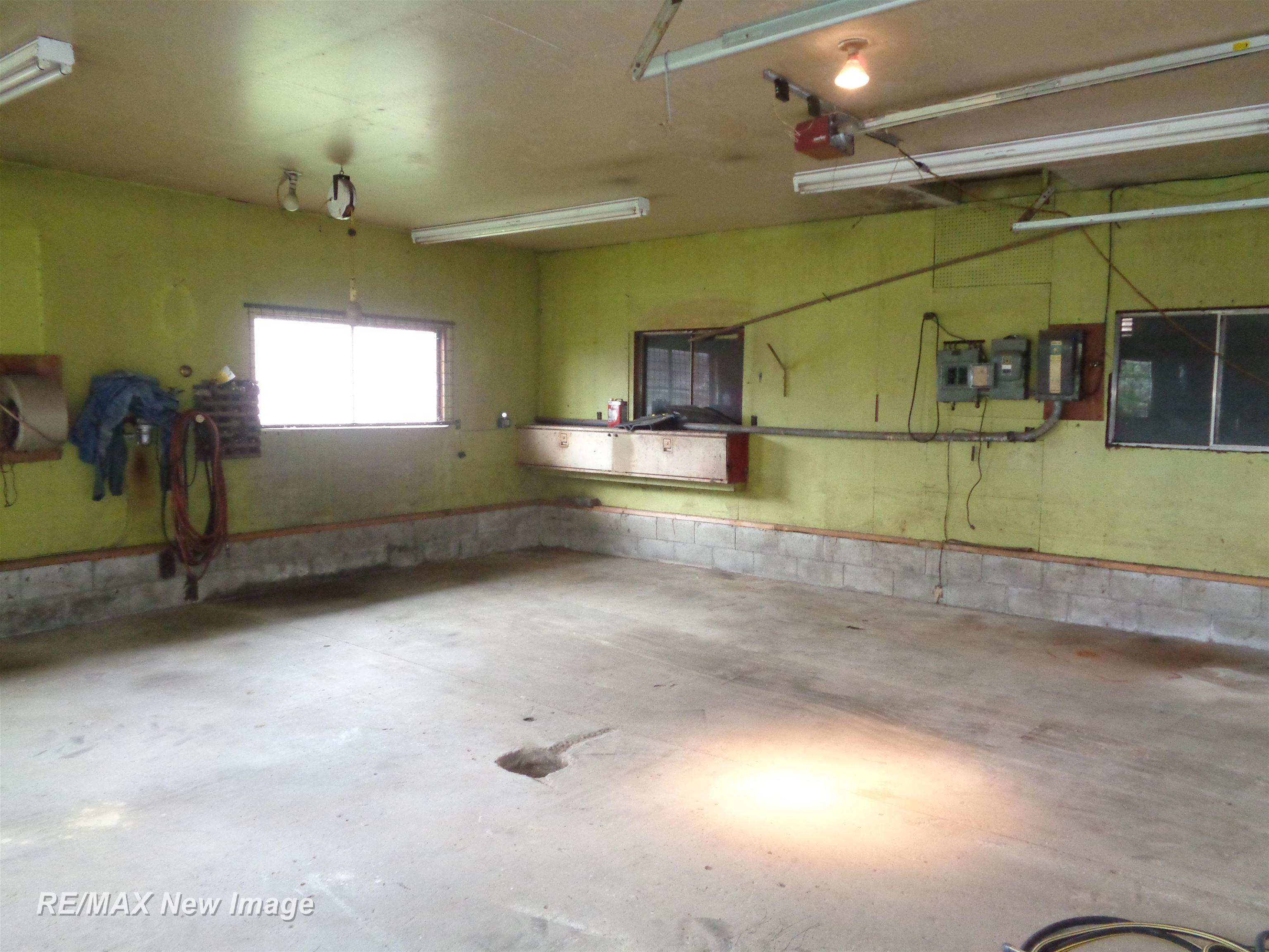 3980 East Road Saginaw, MI 48601 - Photo 39 of 44 50144522-d7ff1589-394c-4385-894a-88afb89cbc27.JPG