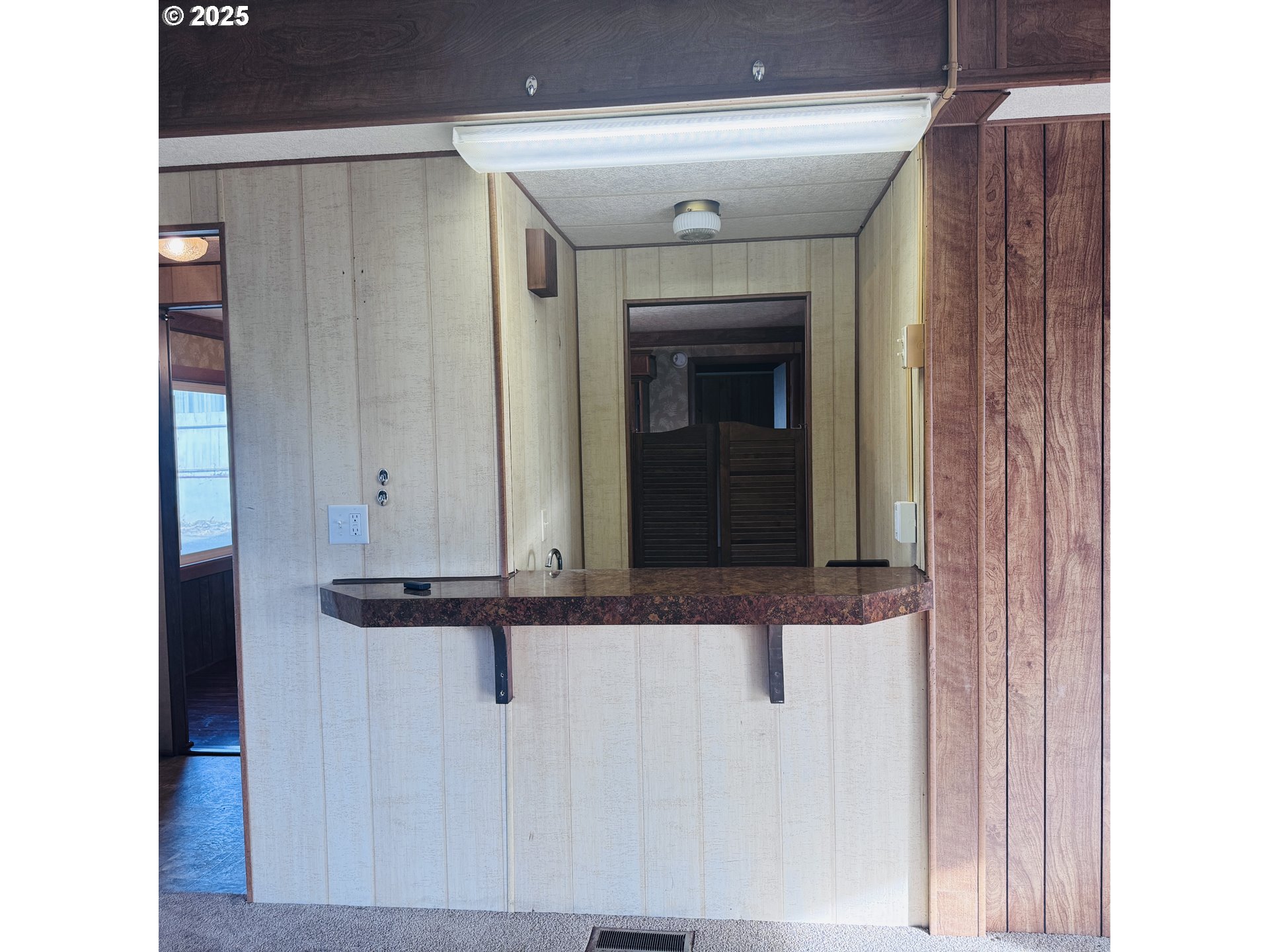 380 Leelo Court Florence, OR 97439 - Photo 15 of 37 a view of an entryway