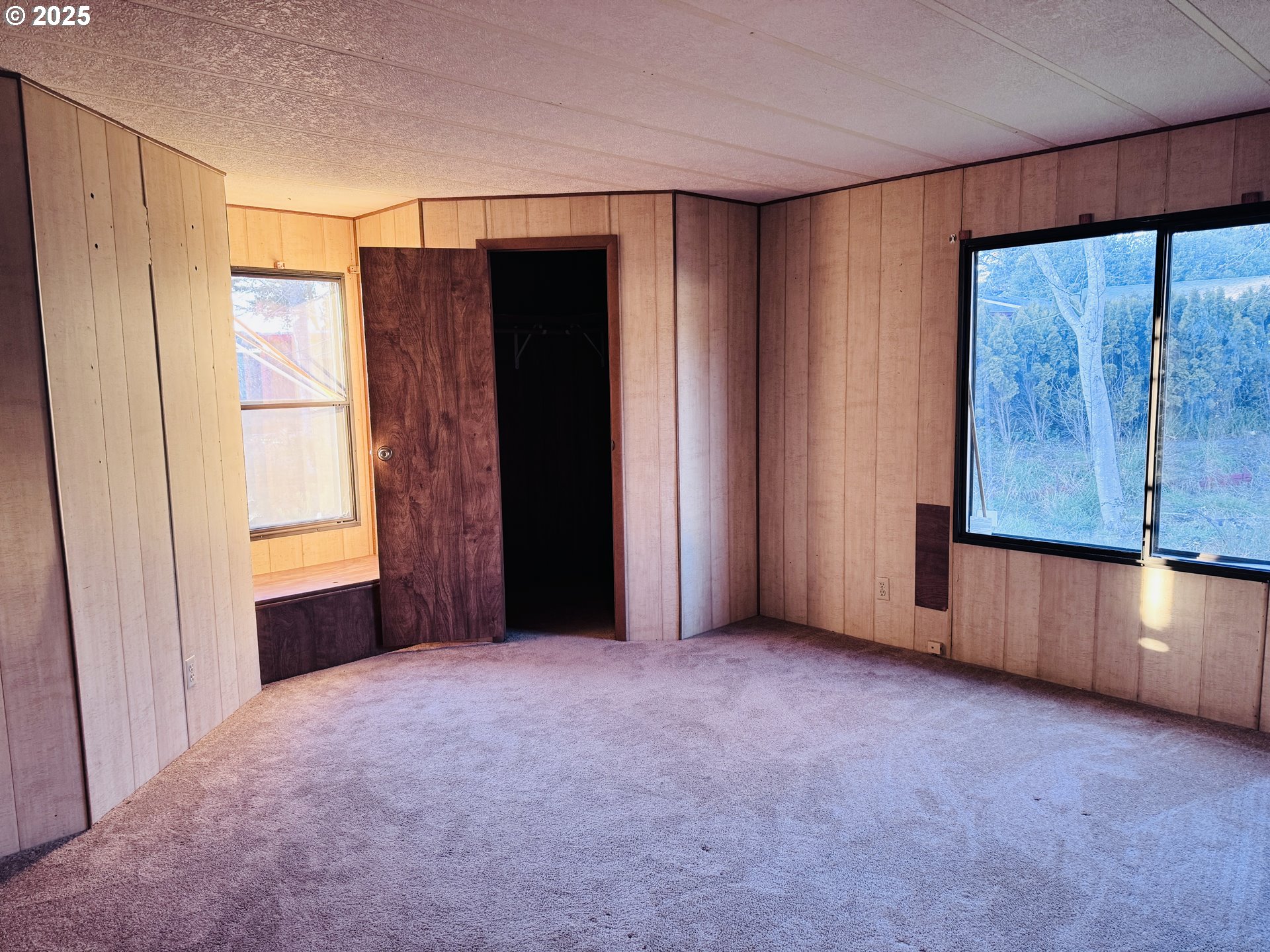 380 Leelo Court Florence, OR 97439 - Photo 24 of 37 a view of an empty room with a window