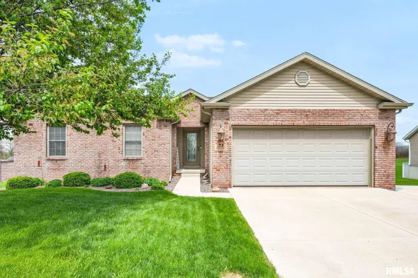 $349,500 | 21 Osprey Court, Pekin, IL 61554
