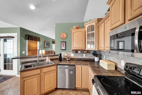 $349,500 | 21 Osprey Court, Pekin, IL 61554