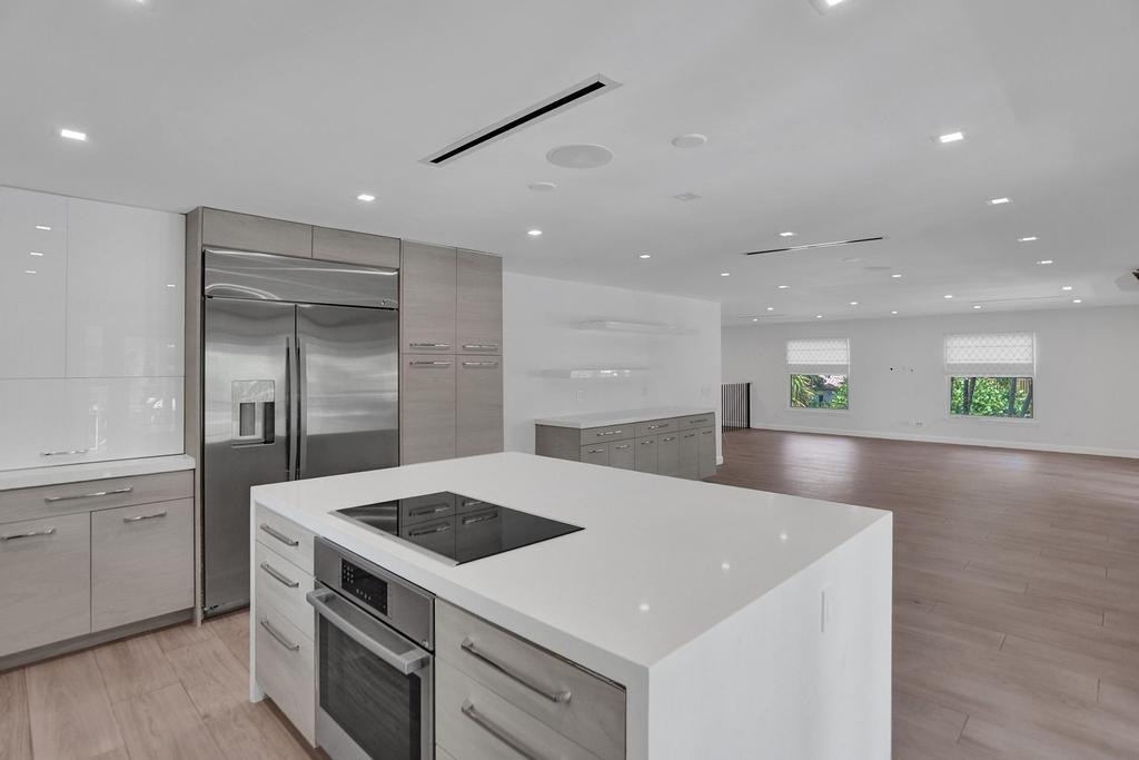 109 Southeast Olive Way Boca Raton, FL 33432 - Photo 13 of 33 KITCHEN