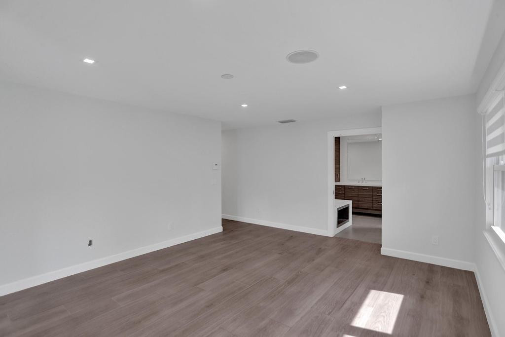 109 Southeast Olive Way Boca Raton, FL 33432 - Photo 17 of 33 PRIMARY BEDROOM