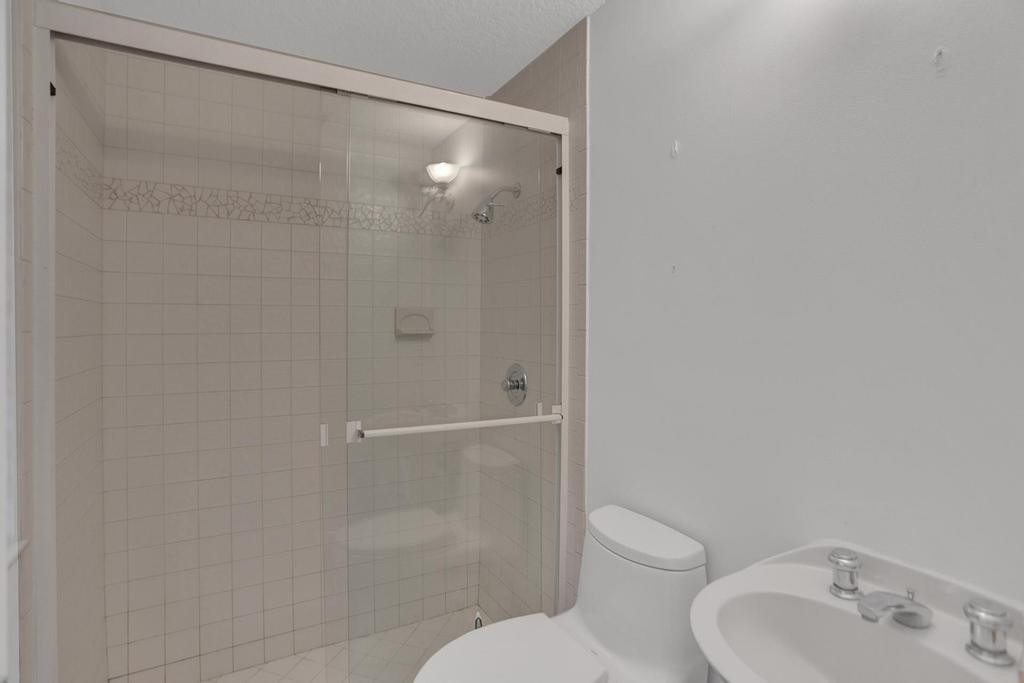 109 Southeast Olive Way Boca Raton, FL 33432 - Photo 25 of 33 FULL BATH