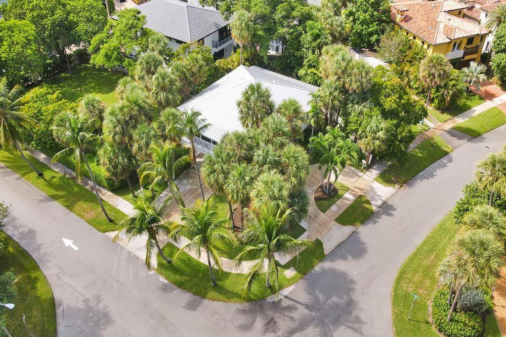 109 Southeast Olive Way Boca Raton, FL 33432 - Photo 3 of 33 CORNER