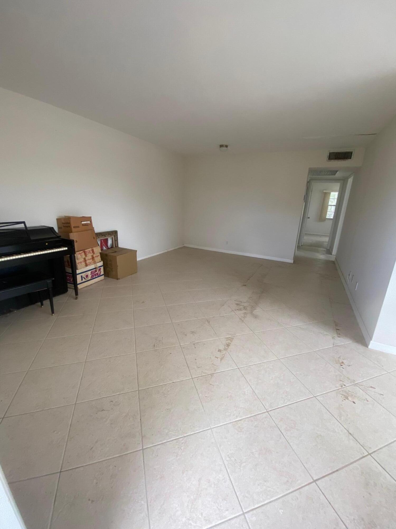 309 Preston H, Unit 309 Boca Raton, FL 33434 - Photo 8 of 18 IMG_3472