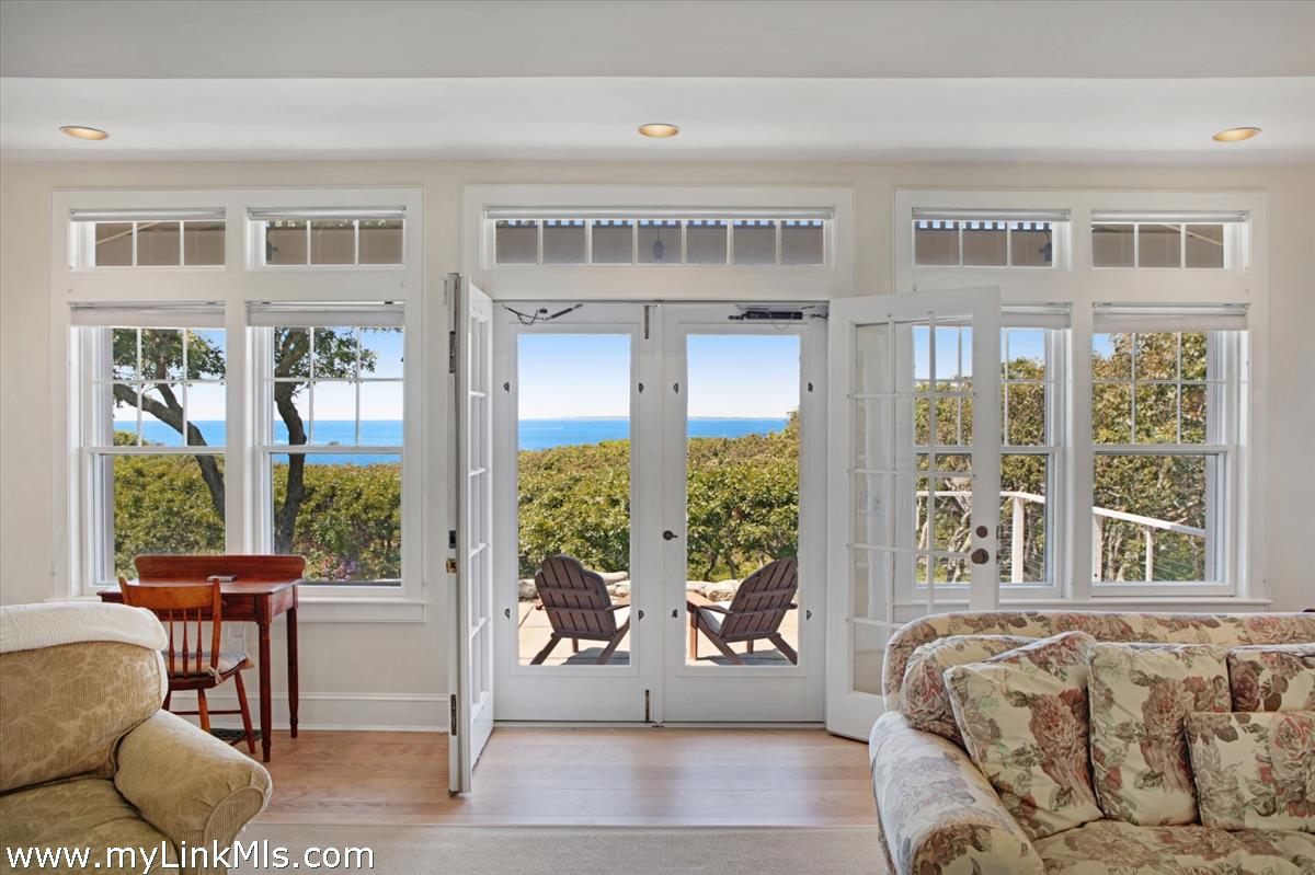 78 Hammett Road Chilmark, MA 02535 - Photo 16 of 53 Living Room to Patio