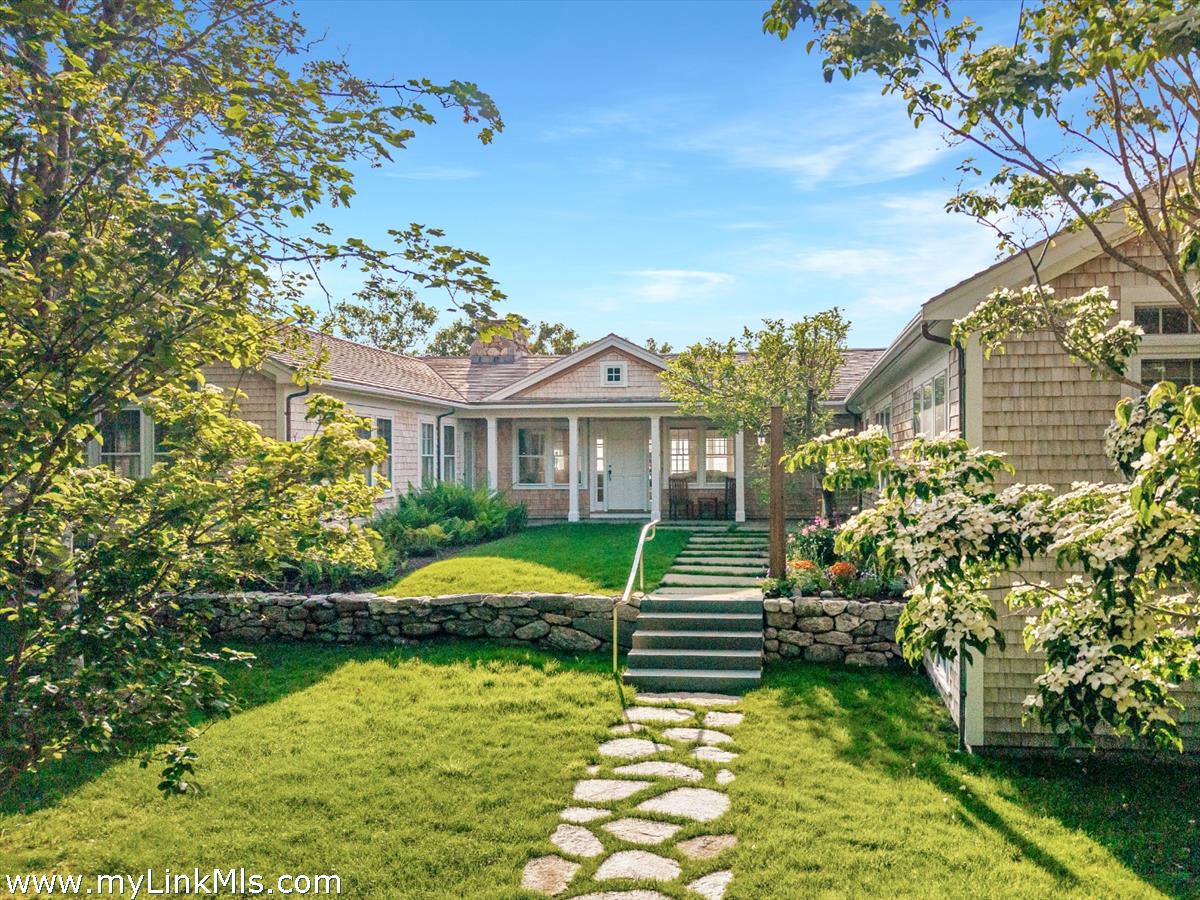 78 Hammett Road Chilmark, MA 02535 - Photo 3 of 53 Entrance