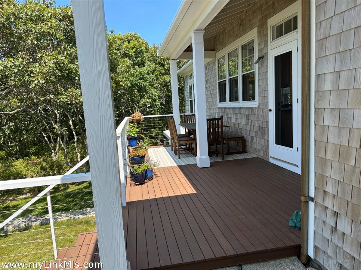 78 Hammett Road Chilmark, MA 02535 - Photo 33 of 53 Large Kitchen Deck
