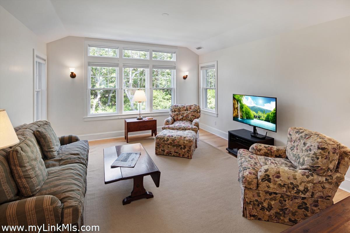 78 Hammett Road Chilmark, MA 02535 - Photo 36 of 53 Bedroom Near Kitchen