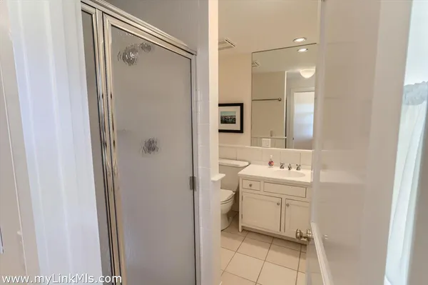 $6,750,000 | 78 Hammett Road, Chilmark, MA 02535