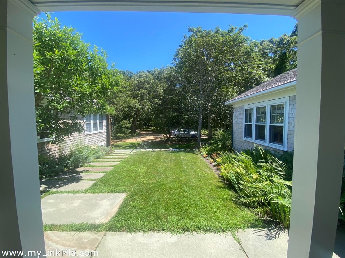78 Hammett Road Chilmark, MA 02535 - Photo 51 of 53 Front Courtyard