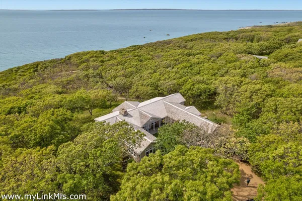 $6,750,000 | 78 Hammett Road, Chilmark, MA 02535