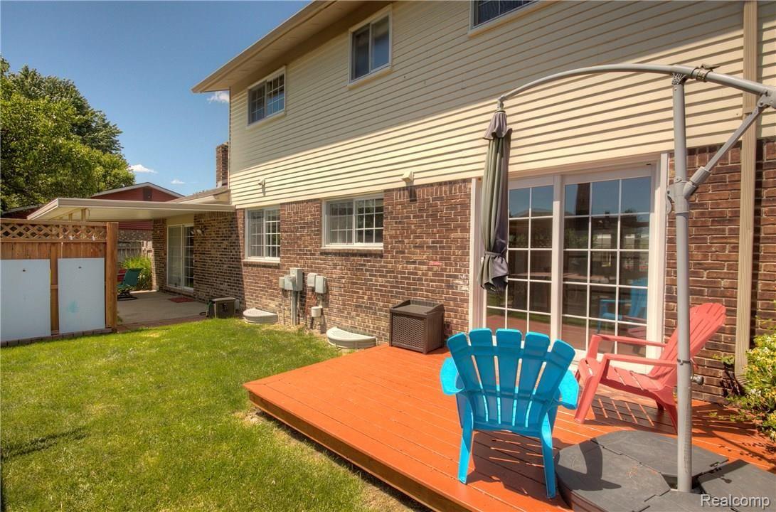 7398 Kingsbridge Road Canton, MI 48187 - Photo 45 of 47 46 Deck.jpg