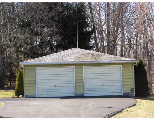 4703 Edinburg Road New Castle, PA 16102 - Photo 2 of 2 Parking Lot/Garage.