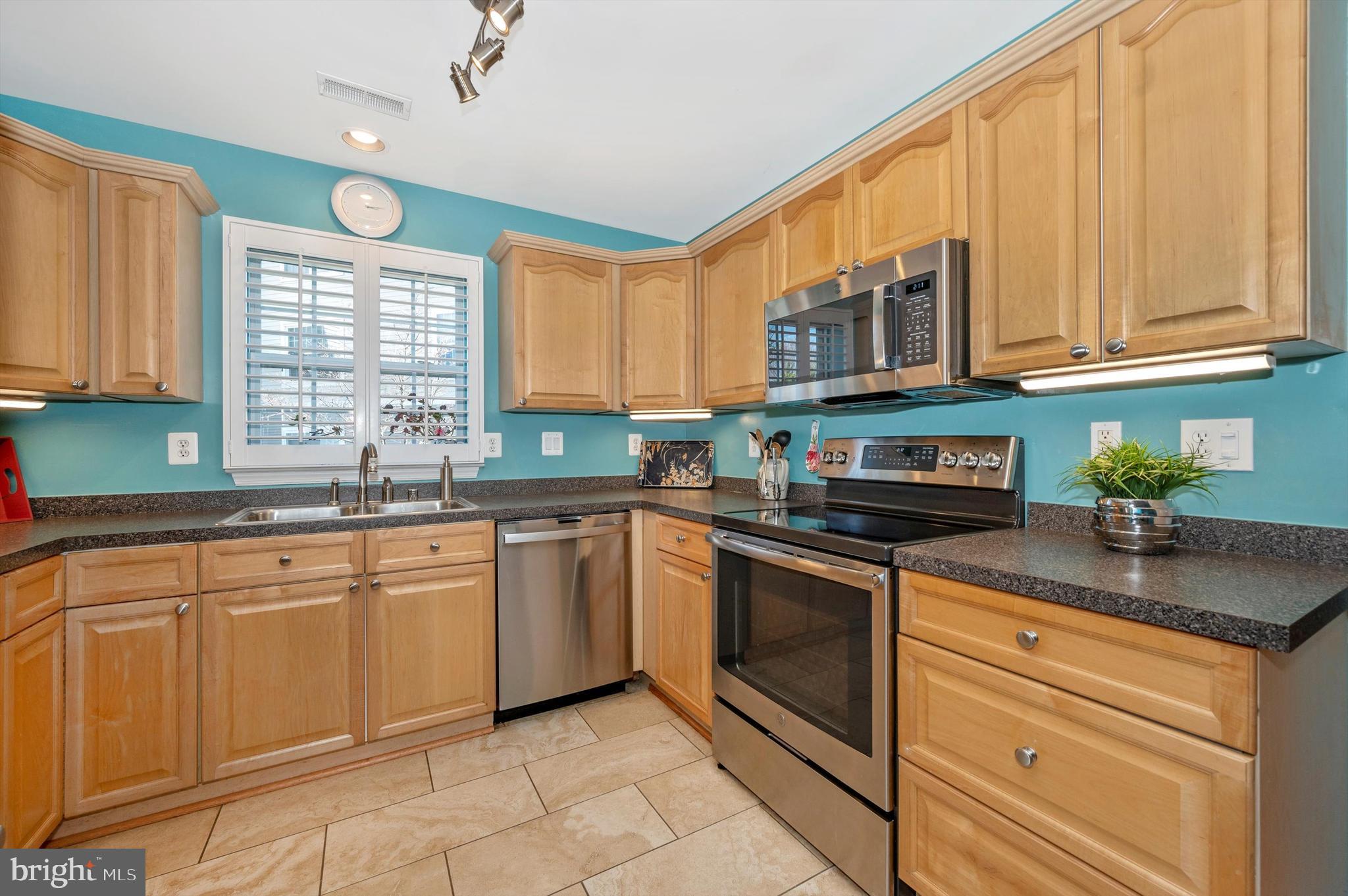 591 Cawley Drive, Unit 11B Frederick, MD 21703 - Photo 11 of 28