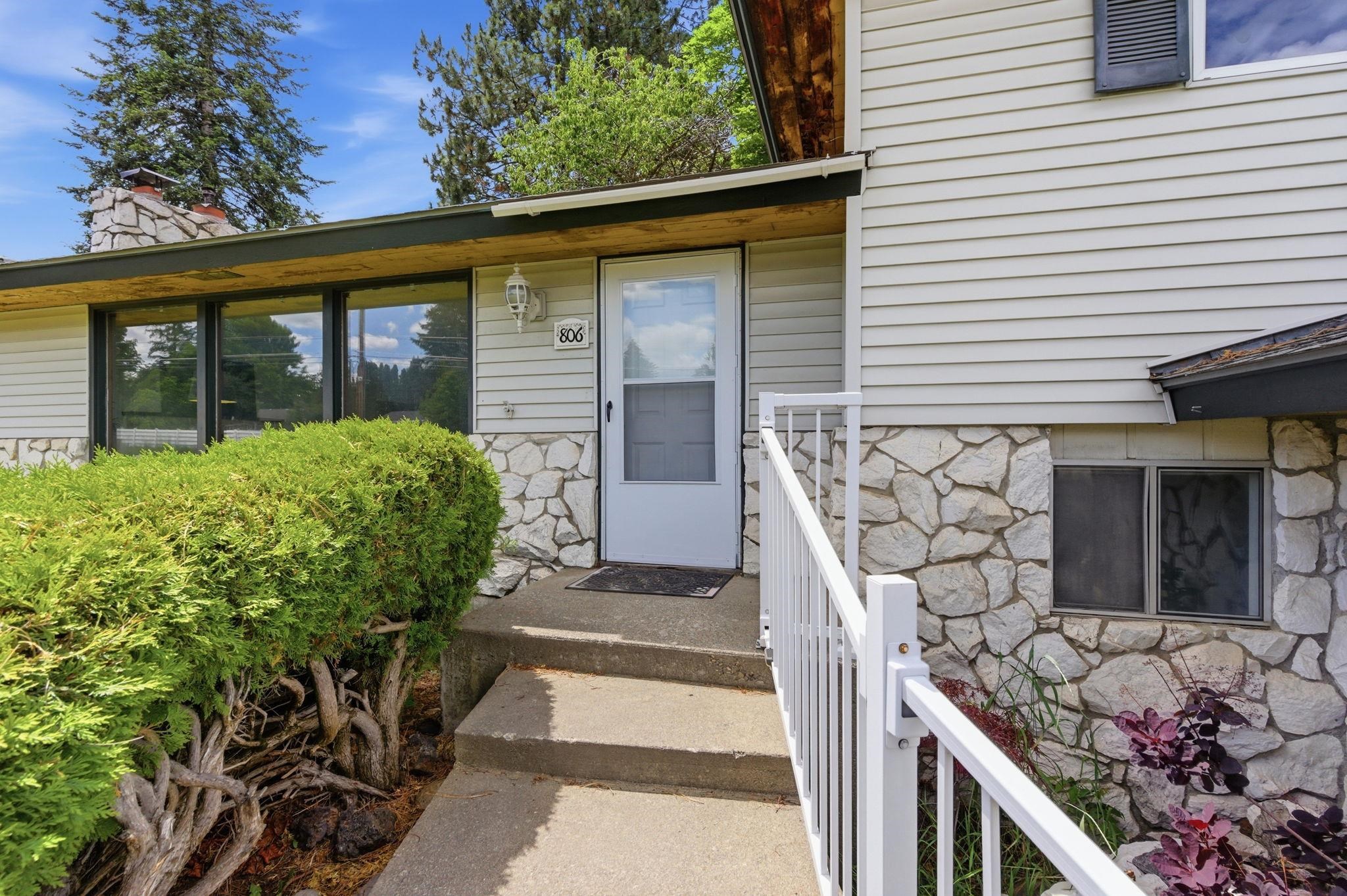 806 South Adams Road Spokane Valley, WA 99037 - Photo 1 of 50