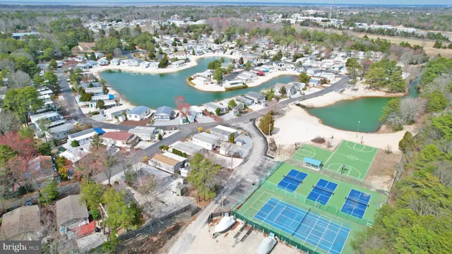 a view of a tennis court