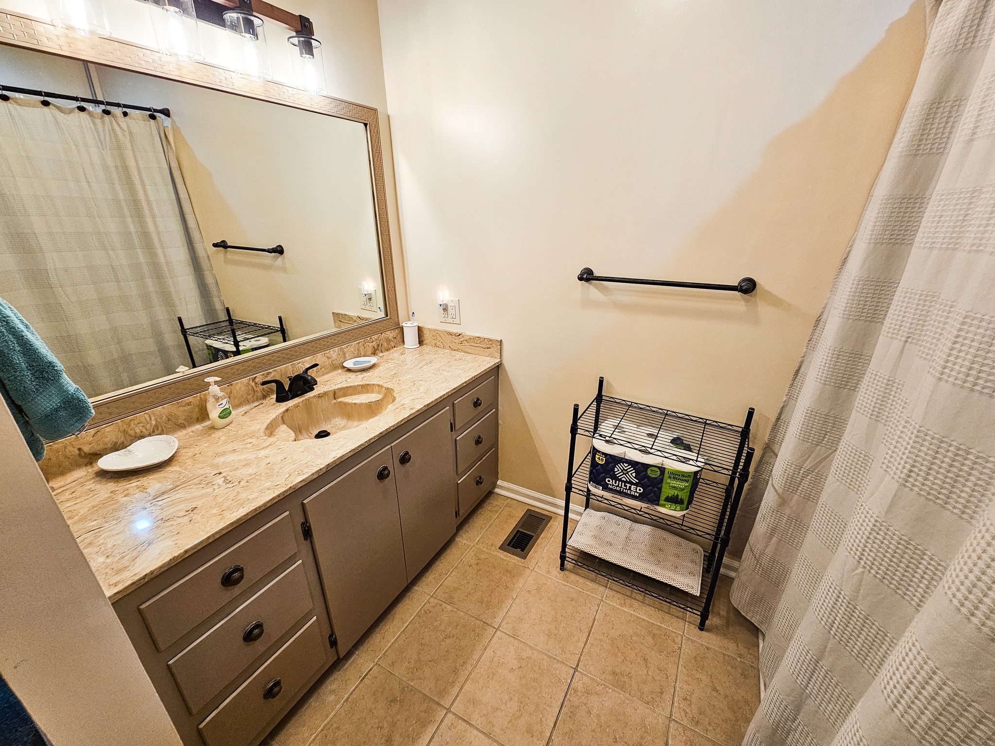 810 Rabbit Branch Road Shelbyville, TN 37160 - Photo 30 of 43 a utility room with washer and dryer
