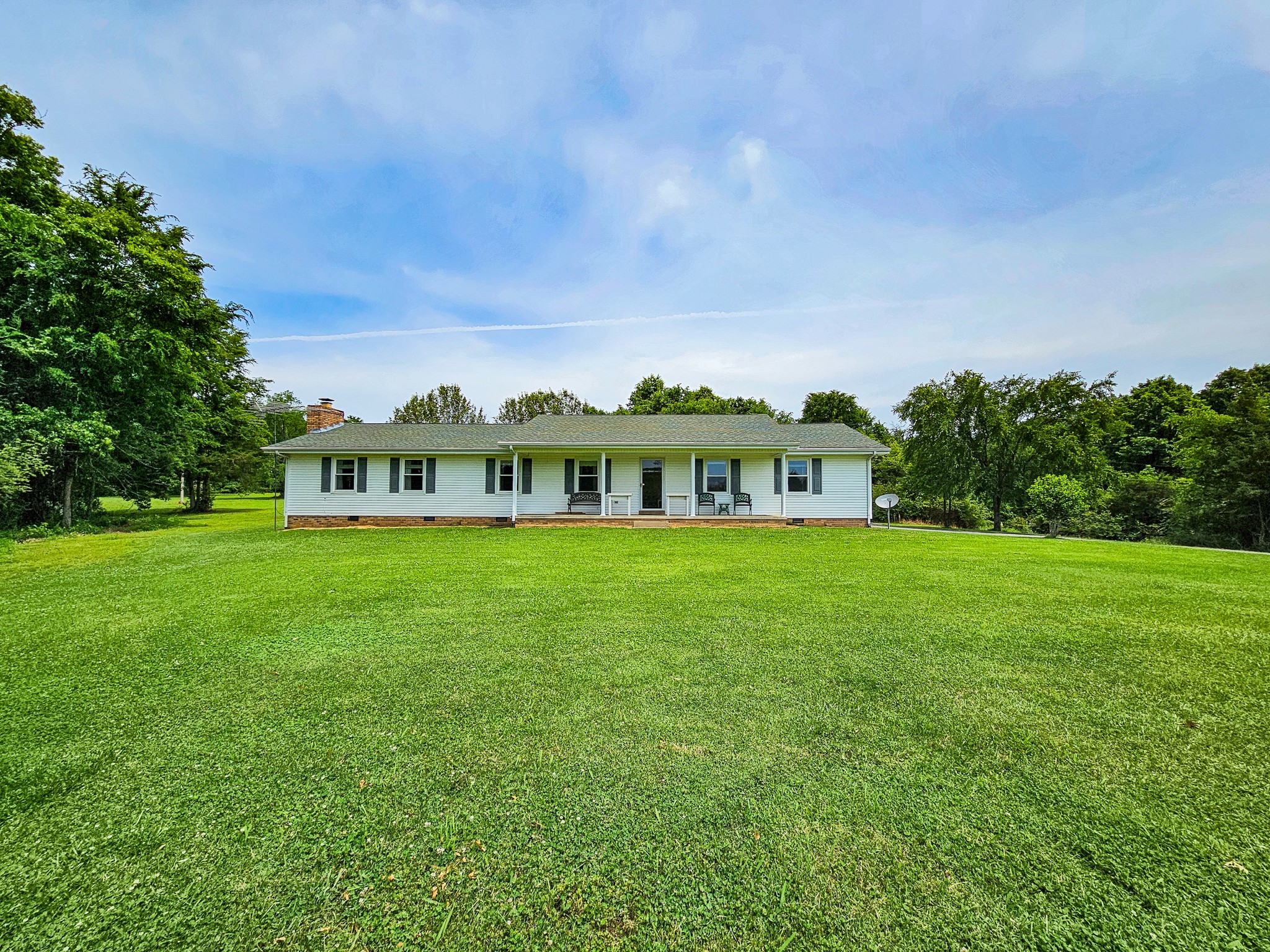 810 Rabbit Branch Road Shelbyville, TN 37160 - Photo 3 of 43 a view of a house with a yard