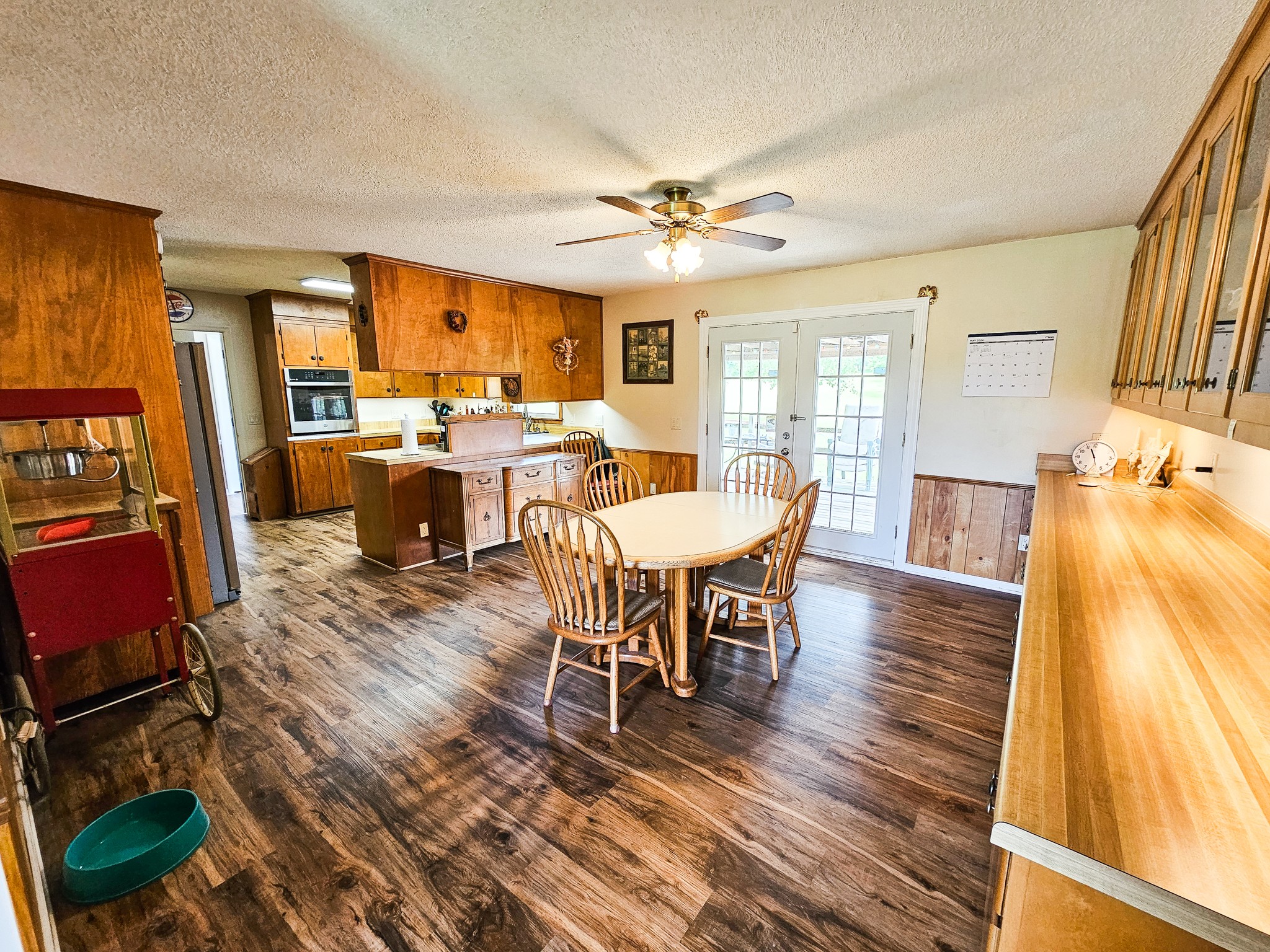 810 Rabbit Branch Road Shelbyville, TN 37160 - Photo 7 of 43 a view of a dining room with furniture window and wooden floor