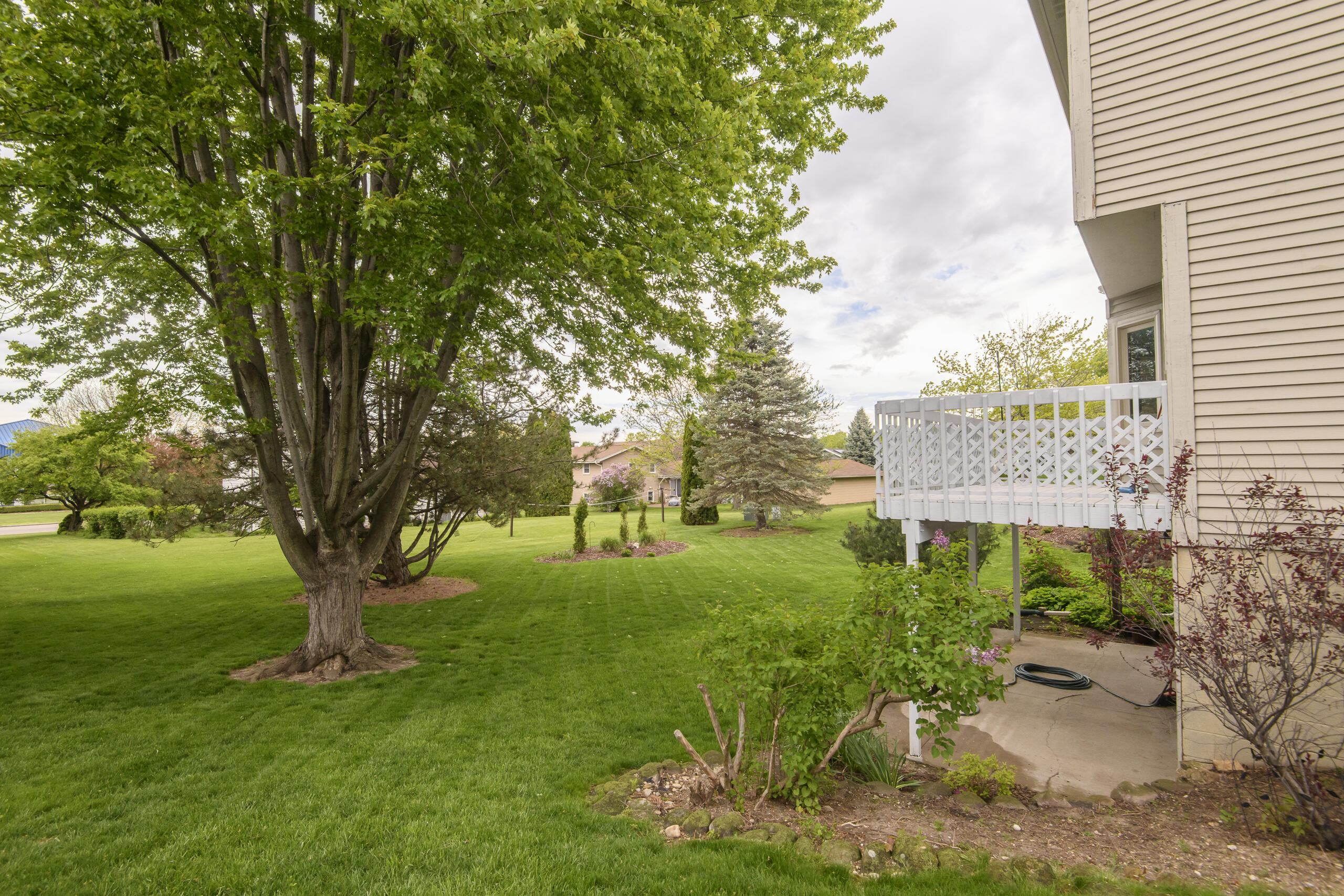 1215 Timber Ridge Pewaukee, WI 53072 - Photo 39 of 42 Relax on the deck