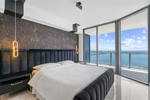$1,950,000 | 700 Northeast 24th Street, Unit 5206, Miami, FL 33137