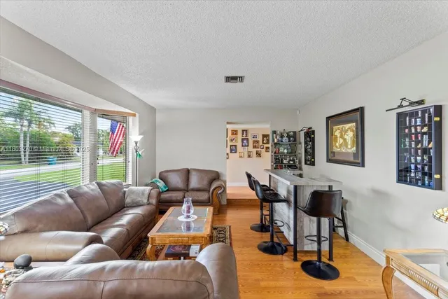 $1,160,000 | 9750 Southwest 143rd Drive, Miami, FL 33176