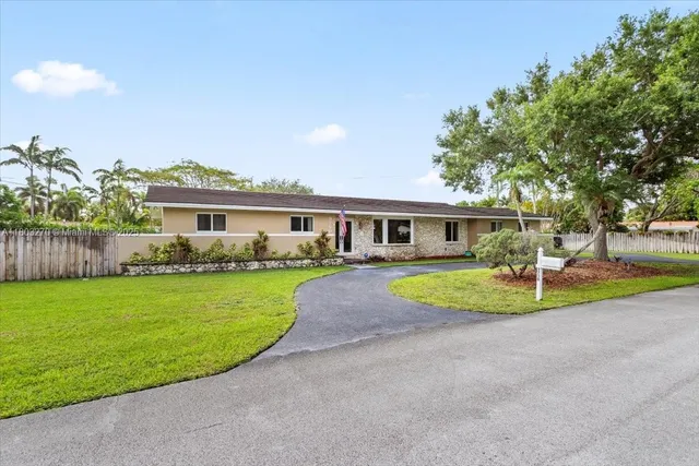 $1,160,000 | 9750 Southwest 143rd Drive, Miami, FL 33176