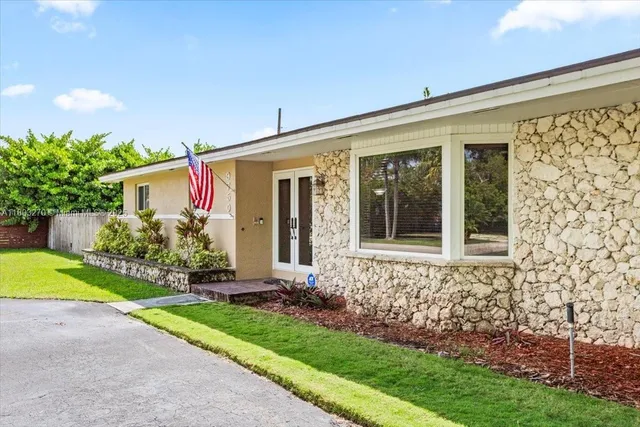 $1,160,000 | 9750 Southwest 143rd Drive, Miami, FL 33176