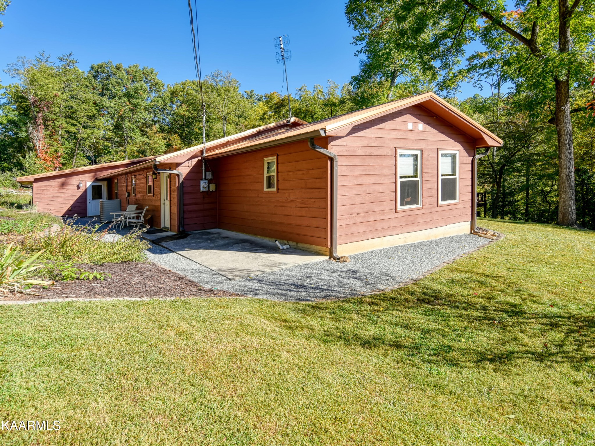 1758 Stinnett Road Sevierville, TN 37876 - Photo 5 of 39 Gallery Image 5