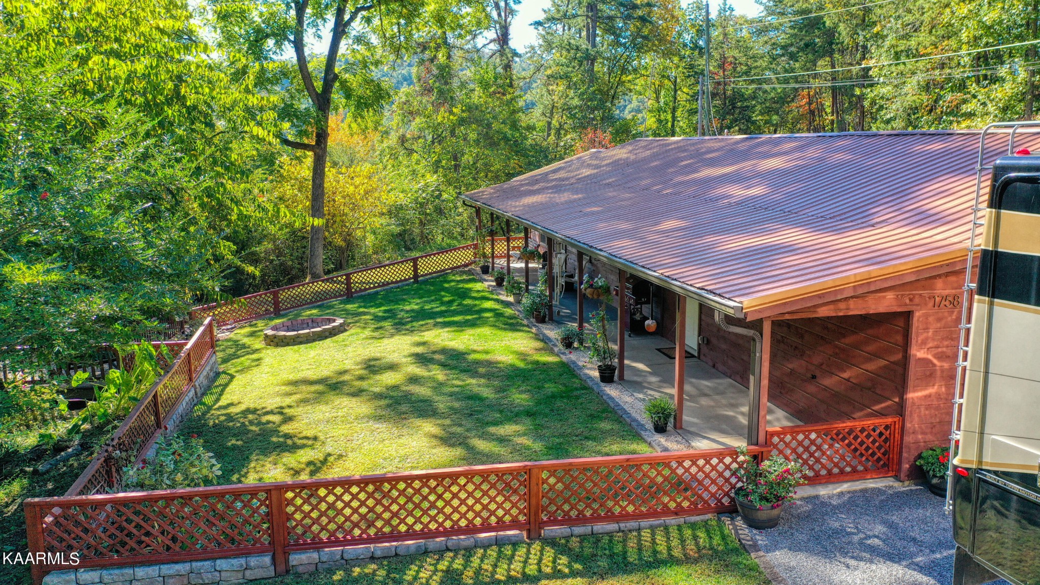 1758 Stinnett Road Sevierville, TN 37876 - Photo 10 of 39 Gallery Image 10