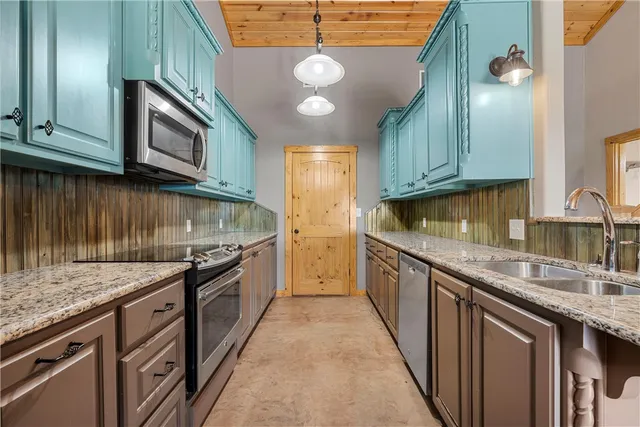 $345,000 | 5730 Leroy Parkway, West, TX 76691