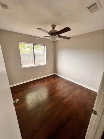 $600 | 1928 Holleman Drive West, College Station, TX 77840