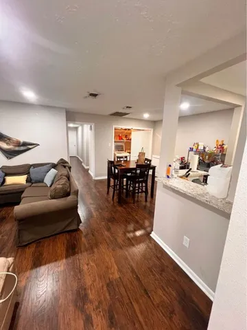 $600 | 1928 Holleman Drive West, College Station, TX 77840